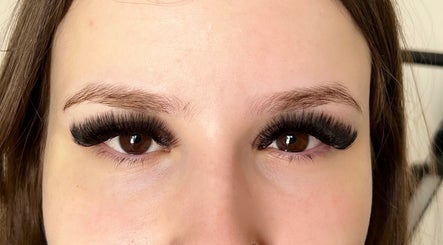 Immagine 2, Ivy_lashes