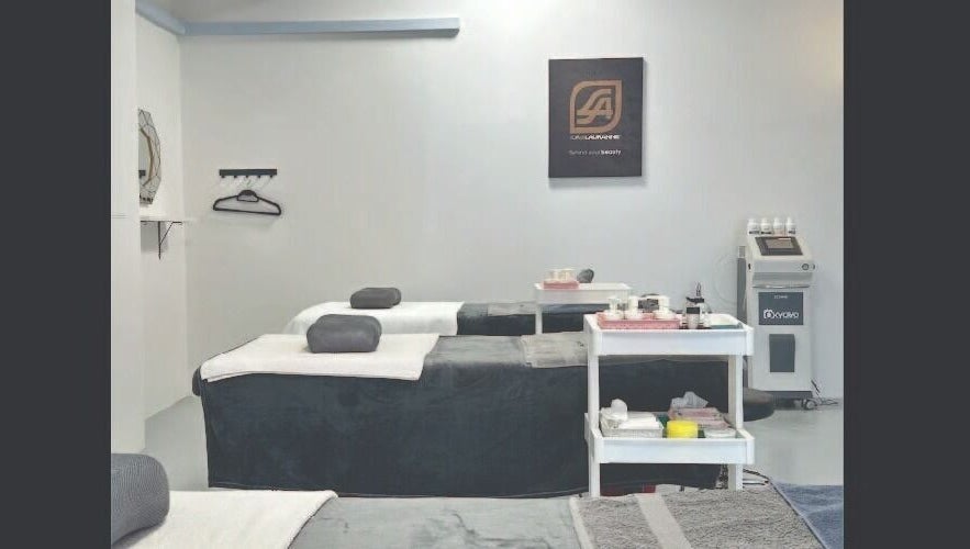 Relaxing treatment room at Dr Lauranne Bangi, DENGKIL, SELANGOR, MY with cozy beds and modern equipment.