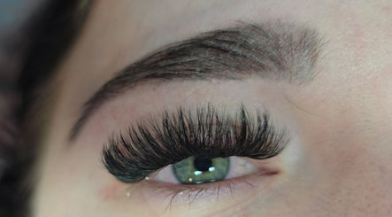 Glam Lashes & Beauty by Sue kép 3