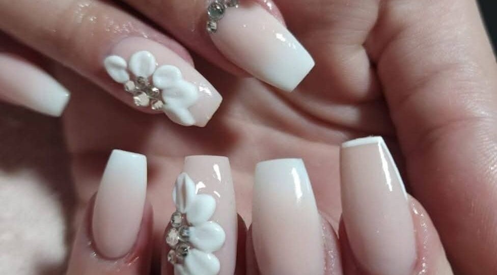 Close-up of elegant floral nail art at Lean-Tique, Bloemfontein, Free State, ZA.