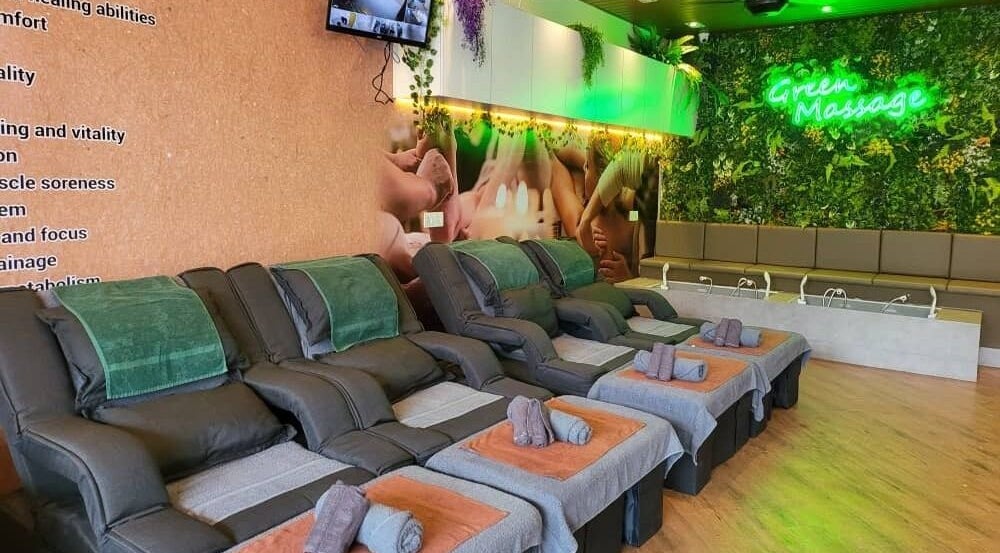 Luxurious massage chairs at Green Massage, Genting Highlands, Pahang, MY offer ultimate relaxation.