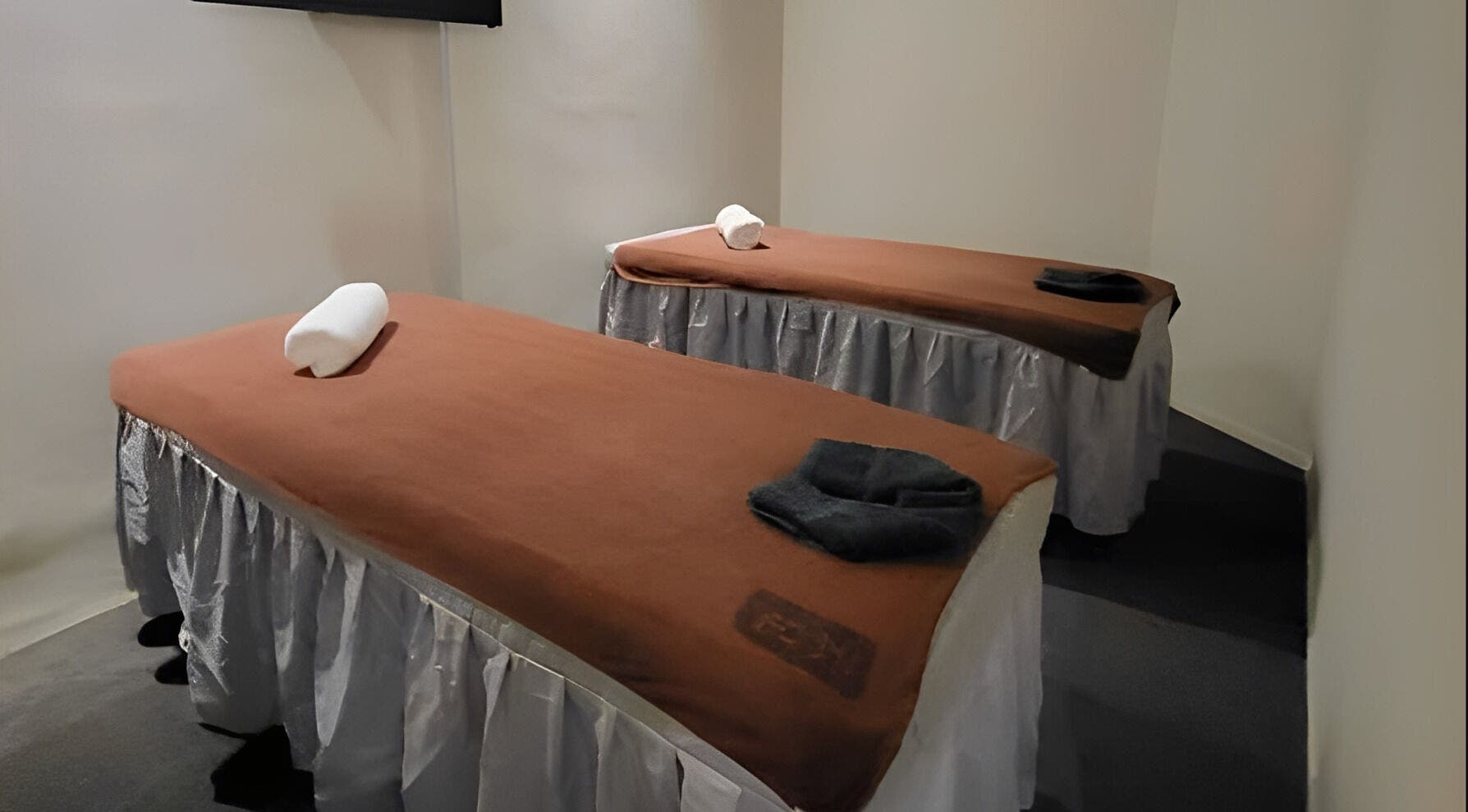 Relaxing massage beds at Green Massage, Genting Highlands, Pahang, MY offer tranquil serenity and comfort.