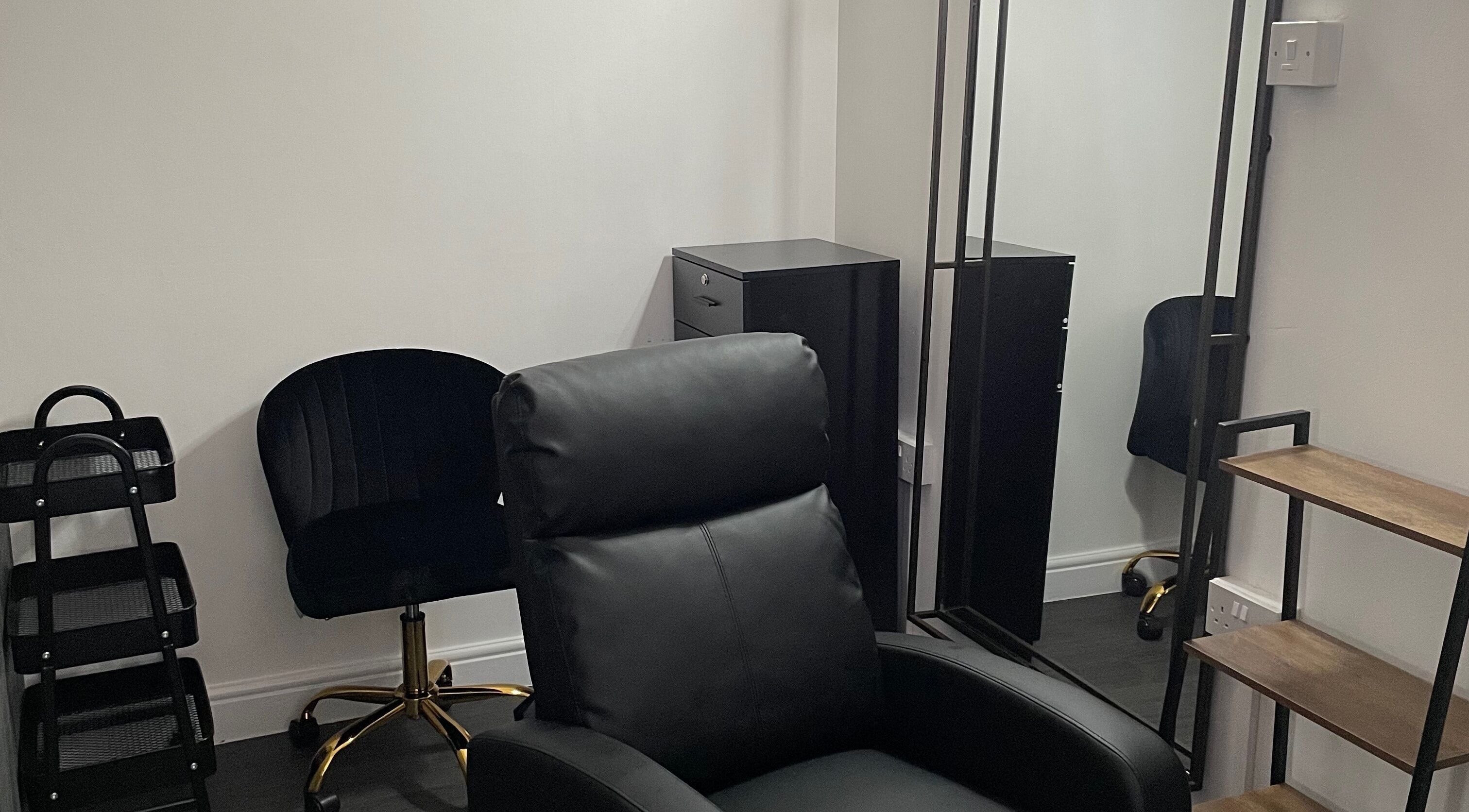 Modern salon setup at 28 Higher Bridge Street, Bolton, England, GB at It’s your beauty salon.