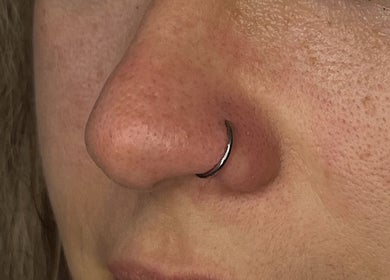 Piercing de nariz em Mais Ou Menos Poema - Body Piercing, Caldas Da Rainha, Leiria, PT.