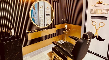 Εικόνα Comb and Scissors Gents Salon 2