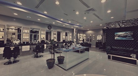 Comb and Scissors Gents Salon