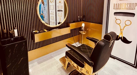 Comb and Scissors Gents Salon