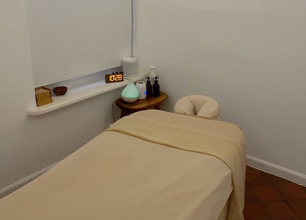 Tranquil massage room at Feel Massage and Wellness ‘Kura Hulanda’, Willemstad, Curaçao, CW.