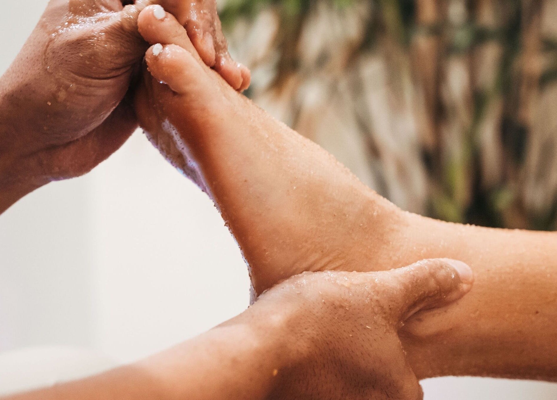 Relaxing foot massage at Feel Massage and Wellness ‘Kura Hulanda’, Willemstad, Curaçao, CW.