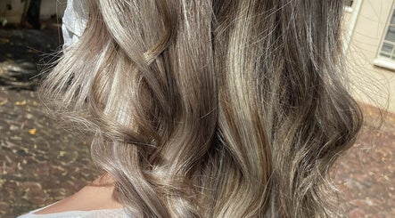 Cindy-Lee Hair Professional зображення 2
