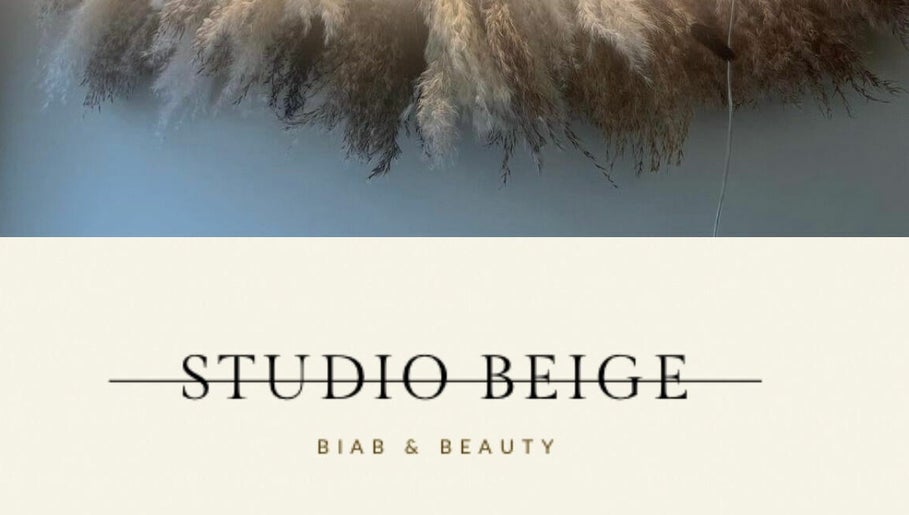 Studio Beige – obraz 1