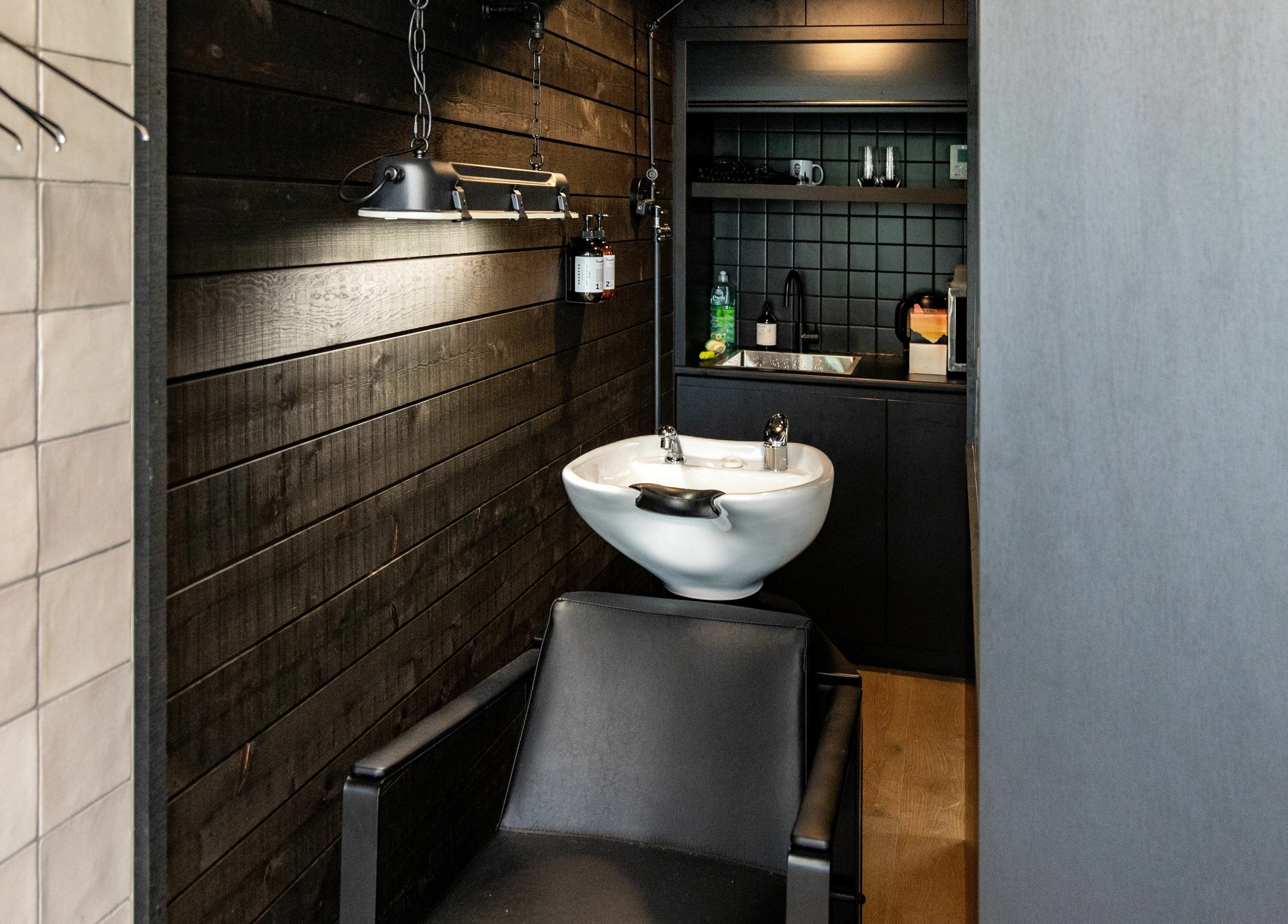 Chic wash station at Nth Turramurra - Benicky and Sons, North Turramurra, New South Wales, AU.