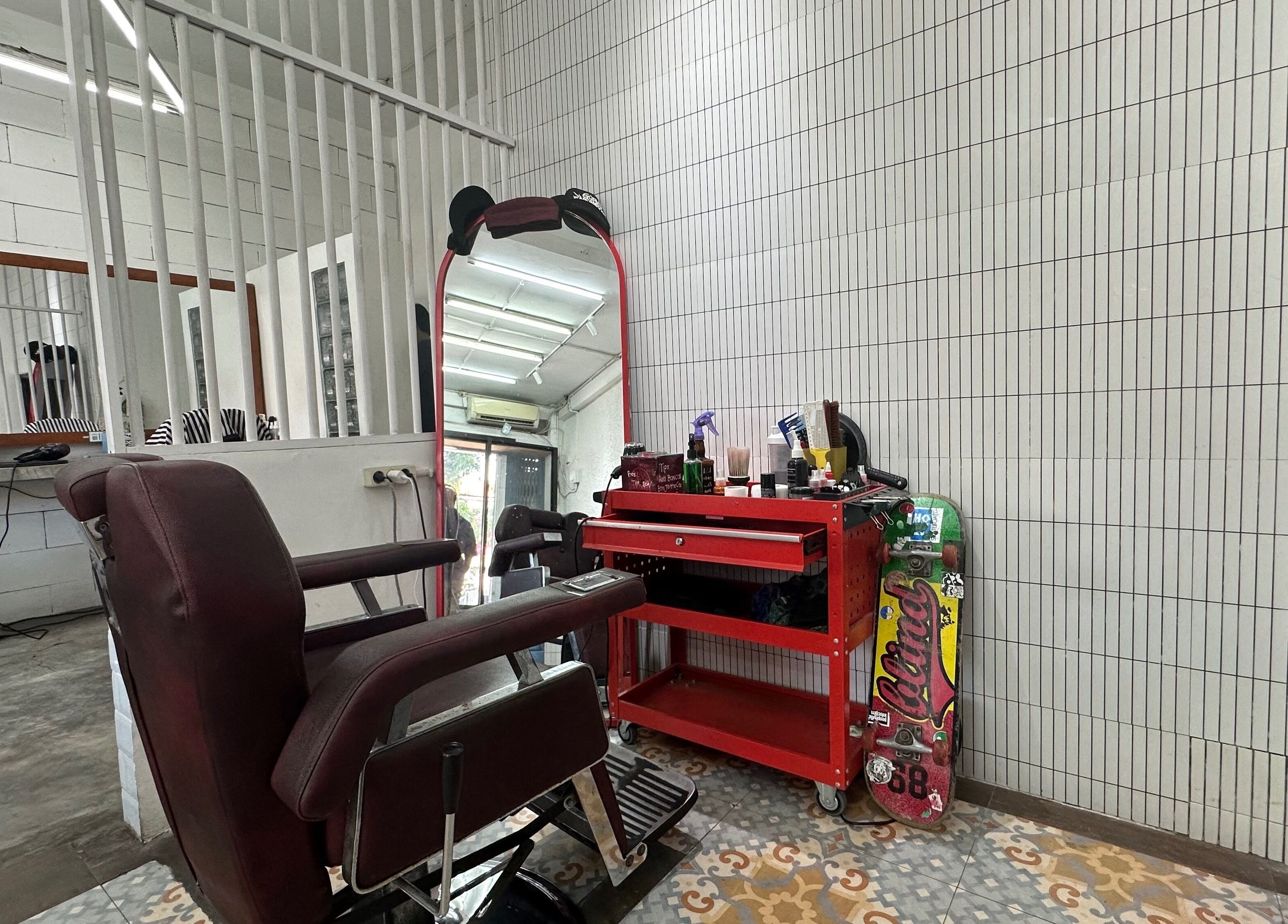 Chic hair salon chair and styling station at Elkap Gading, Jawa Timur, Jawa Timur, ID.
