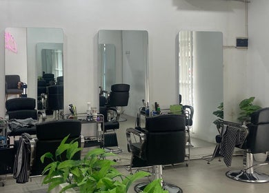 Modern salon chairs and mirrors at ELKAP TRUNOJOYO, Jawa Timur, Jawa Timur, ID.