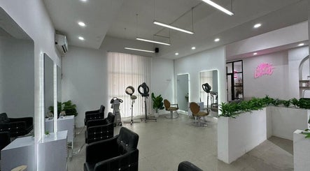 Modern salon interior at AFTER LIMIT BEAUTY, Jawa Timur, Jawa Timur, ID with sleek styling chairs and decor.