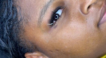Guyly Beauty image 3
