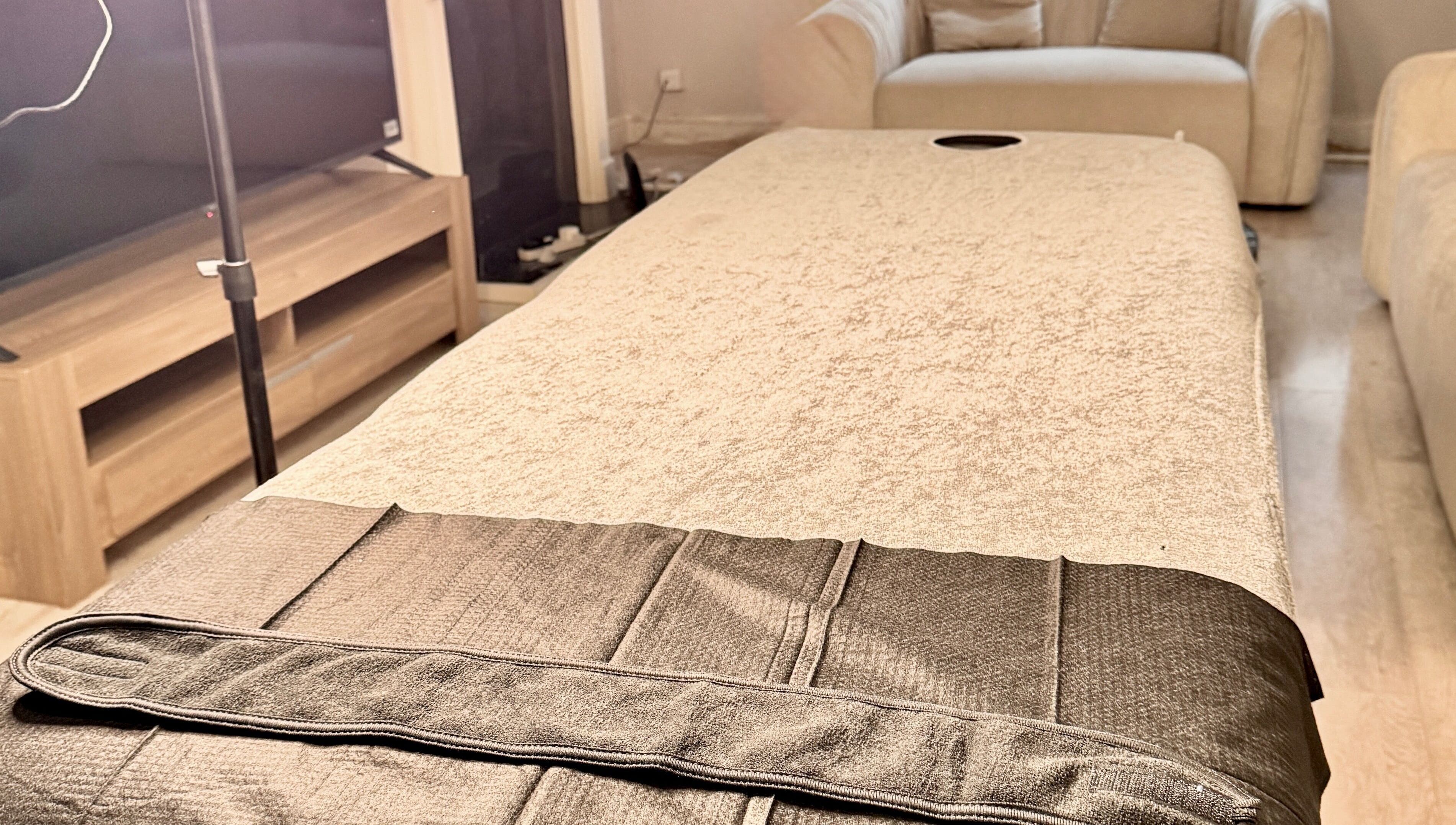 Relaxing treatment table at Glo! SoS Face and Body Treatments, London, England, GB.