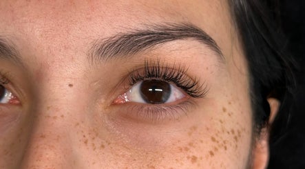 Bombshell Brow Studio -Granby-