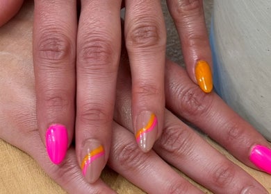 Vibrant neon nail art at Pop-Up Studio @ Beauté Bohëime, Cowansville, Québec, CA.