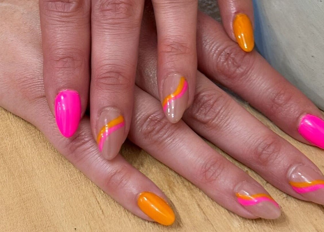 Colorful nail art design at Bombshell Brow Studio @ Beauté Bohëime, Cowansville, Québec, CA.