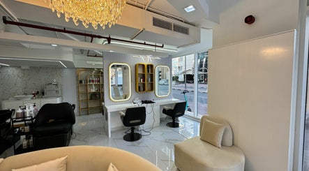 K Dream One Women's Salon, bild 2