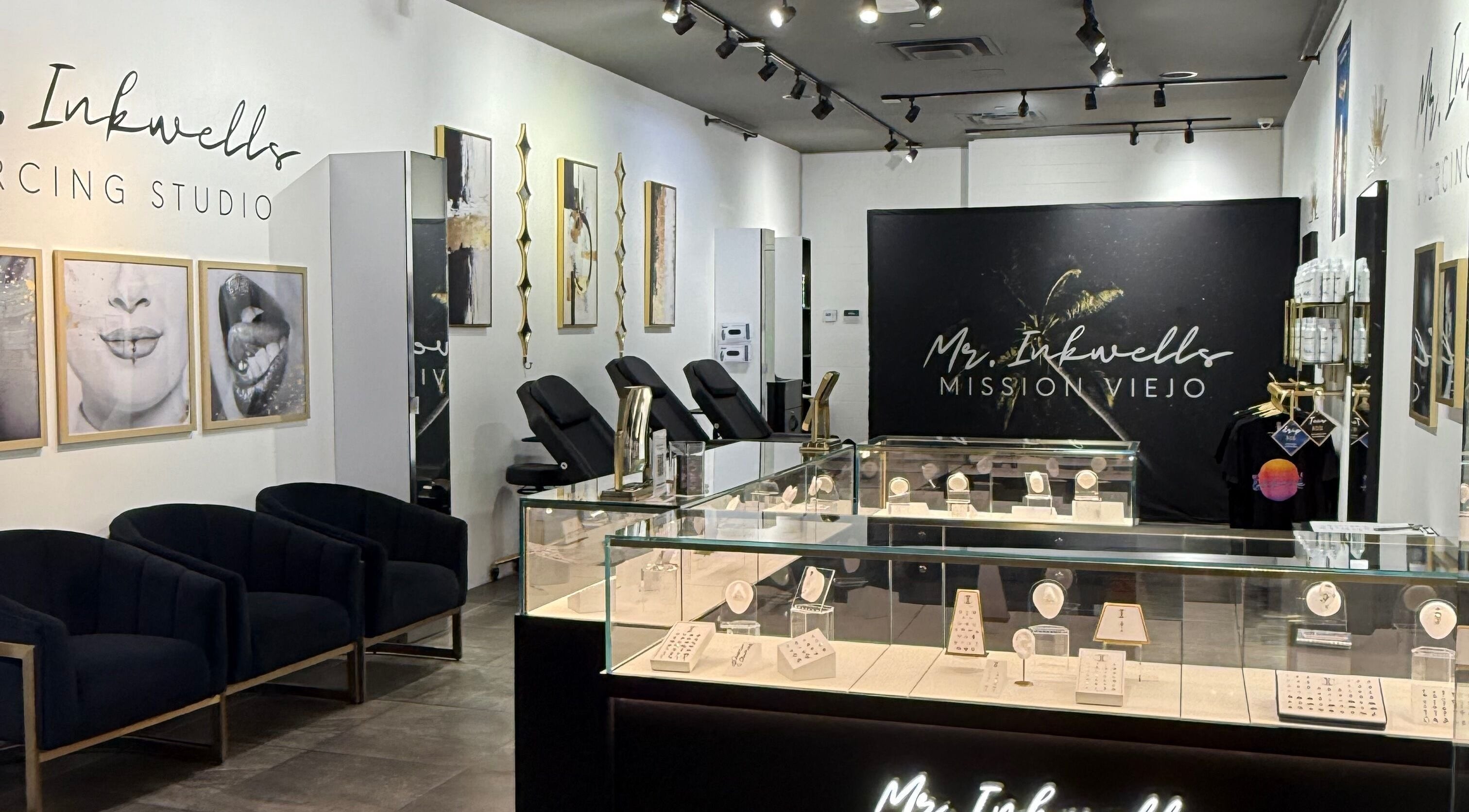 Interior of Mr.Inkwells Piercing Studio MV in Mission Viejo, California, US showcasing elegant piercing displays.