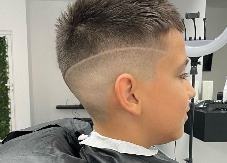 Модерна прическа с детайли в Barber Studio Uppercut, Пловдив, Пловдив, BG.