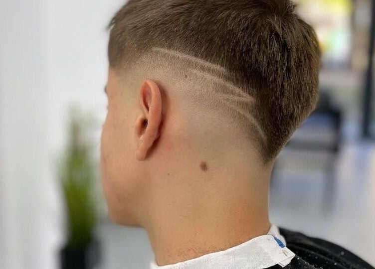 Момче с модерна прическа в Barber Studio Uppercut, Пловдив, Пловдив, BG.