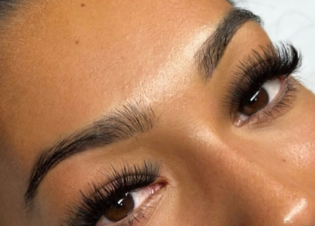 Extension de cils chic à Cline, Tel Aviv-yafo, Tel Aviv District, IL.