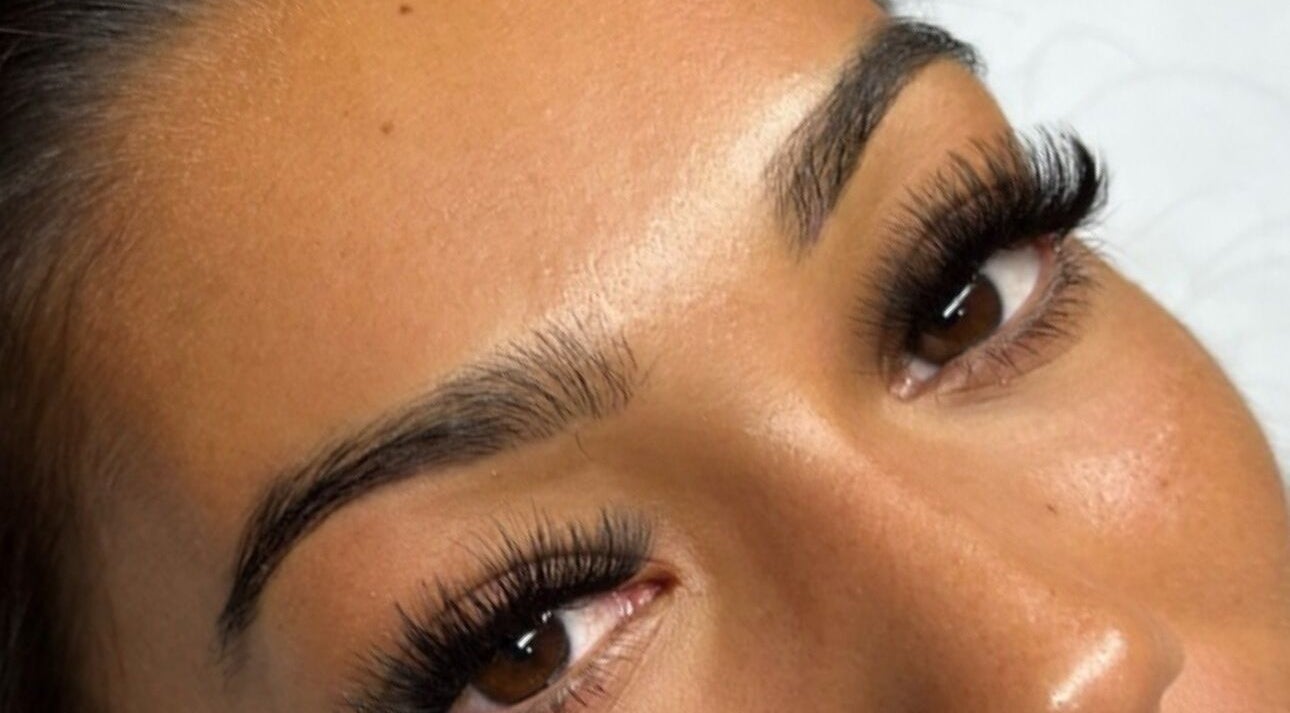 Extension de cils chic à Cline, Tel Aviv-yafo, Tel Aviv District, IL.
