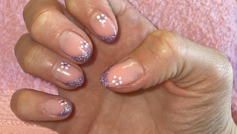 Nails and Beauty by Emma, bilde 1