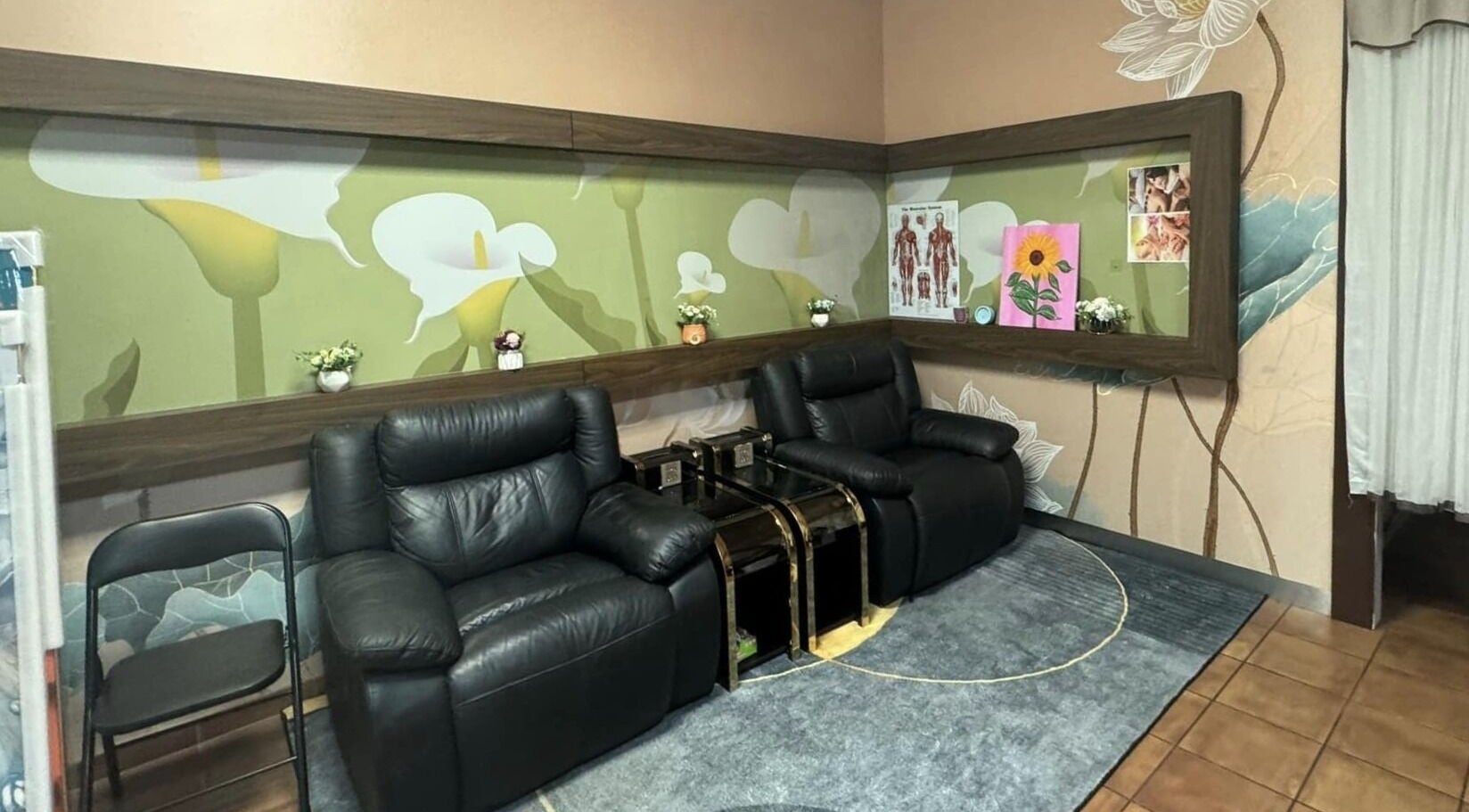 Comfortable seating at Darwin Professional Massage Palmerston, Northern Territory, AU enhances relaxation.