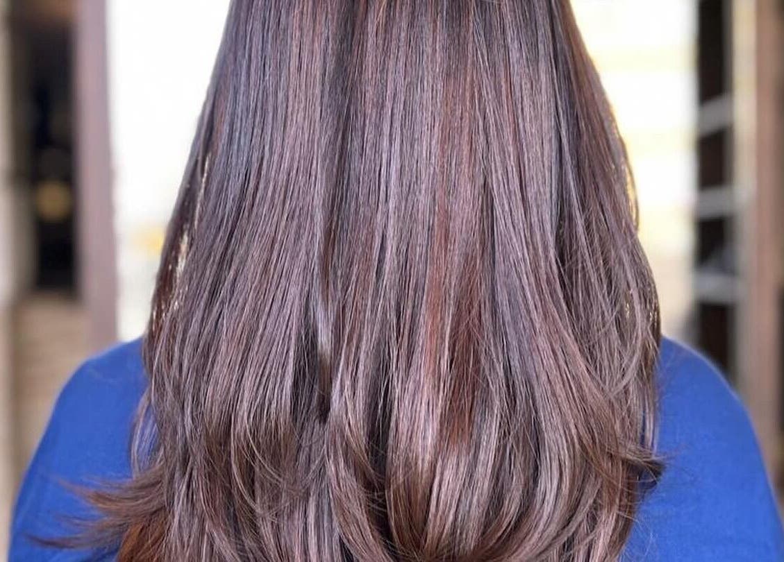 Cabello liso y brillante en Beautilicious, Quetzaltenango, Quetzaltenango Department, GT.