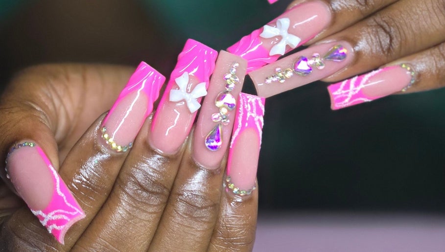 Nails by Layla – obraz 1