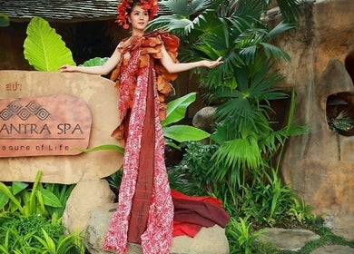 Entrance of Srimantra Spa in Chang Wat Chiang Mai with lush greenery and welcoming ambiance.