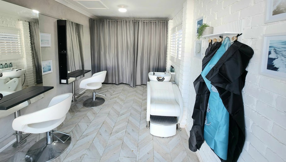 Brella Hair Boutique صورة 1