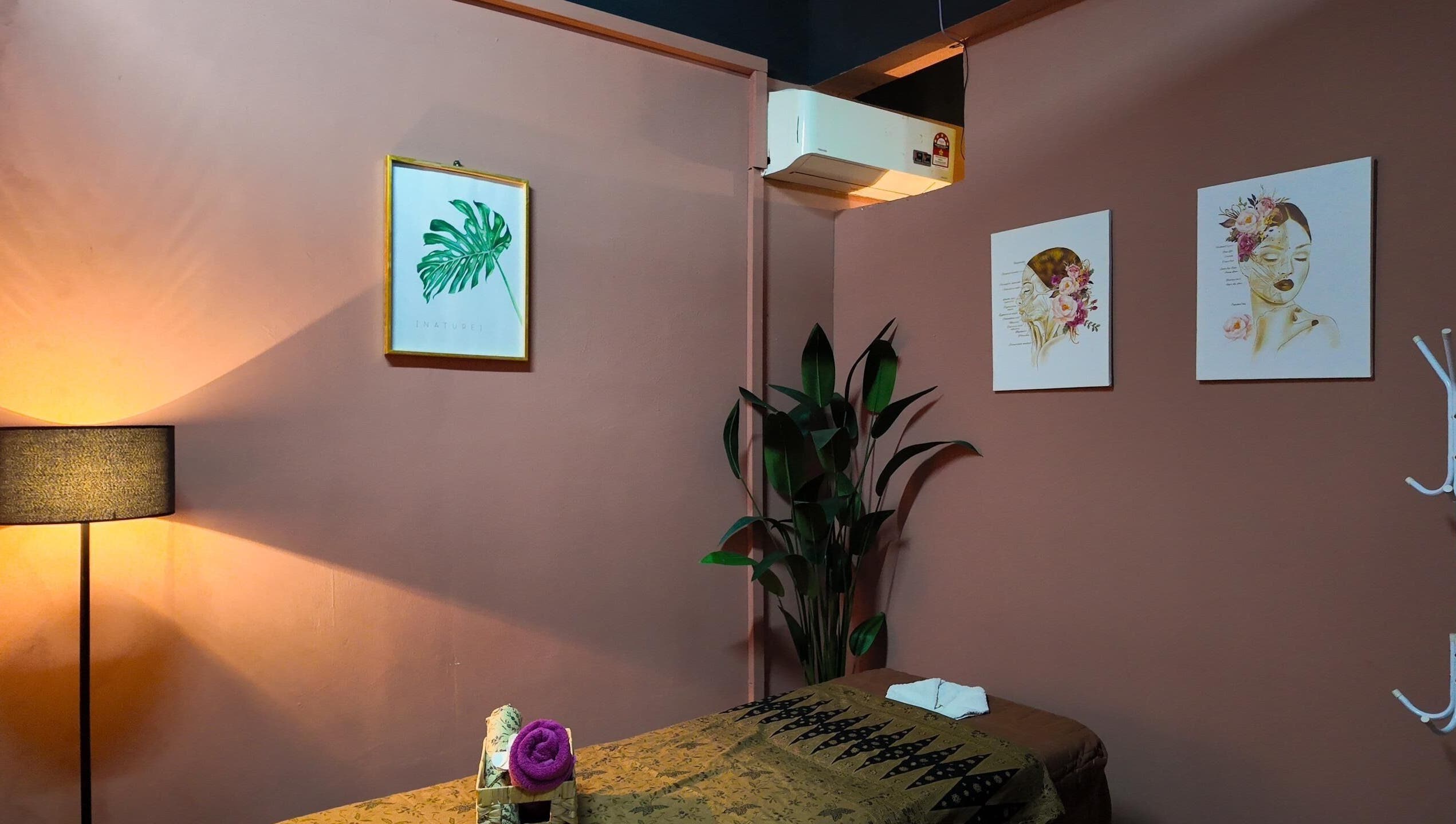 Qasandra Spa Retreat massage room with elegant decor in Petaling Jaya, Selangor, MY.