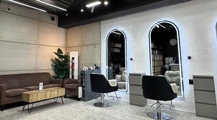 STAGE HAIR DESIGN image 2