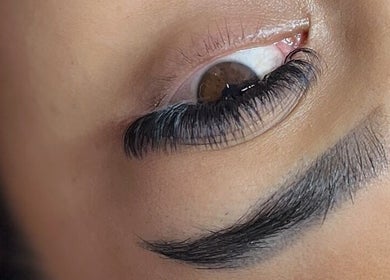 Close-up of expertly styled eyebrows and lashes at Zensationalbeautycare, Paramaribo, Paramaribo, SR.