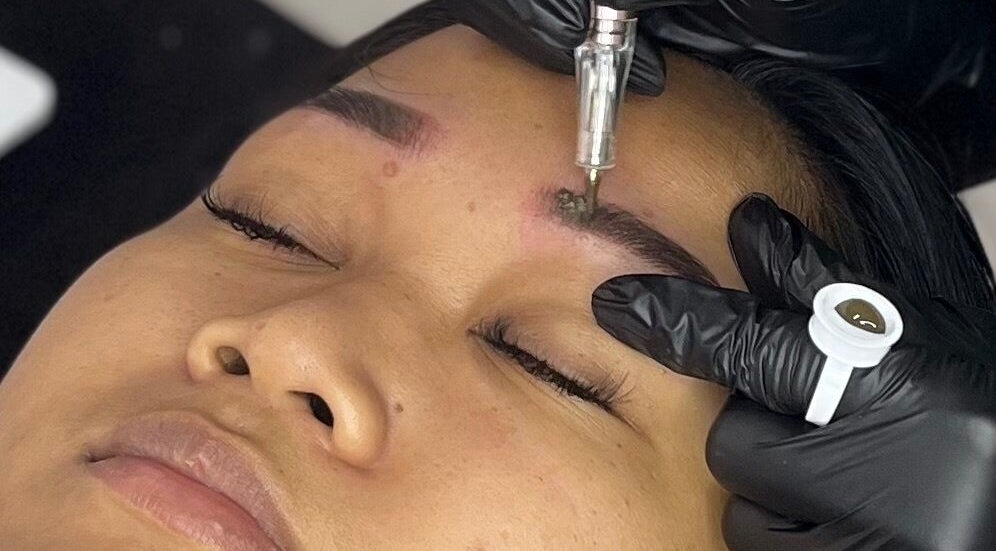 Eyebrow microblading at Zensationalbeautycare, Paramaribo, Paramaribo, SR enhances facial beauty.