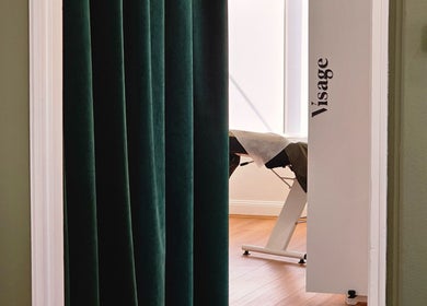 Calm treatment room at Visage Clinics Merrylands, Merrylands, New South Wales, AU with an inviting ambiance.