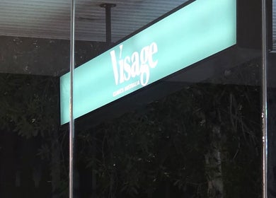 Visage Clinics Brighton-Le-Sands glowing sign, Brighton-Le-Sands, New South Wales, AU