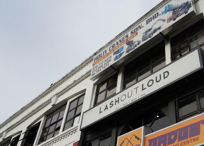 Front facade of Lash Out Loud in Nilai, Negeri Sembilan, MY showcasing its beauty and wellness services.