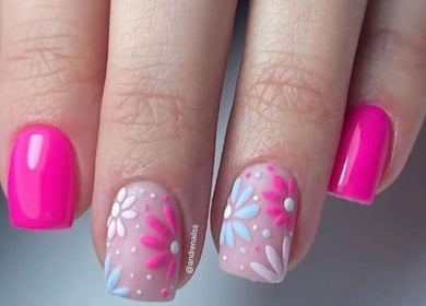 Diseño de uñas florales en Andrea Nails & Spa, Santiago, Región Metropolitana, CL.