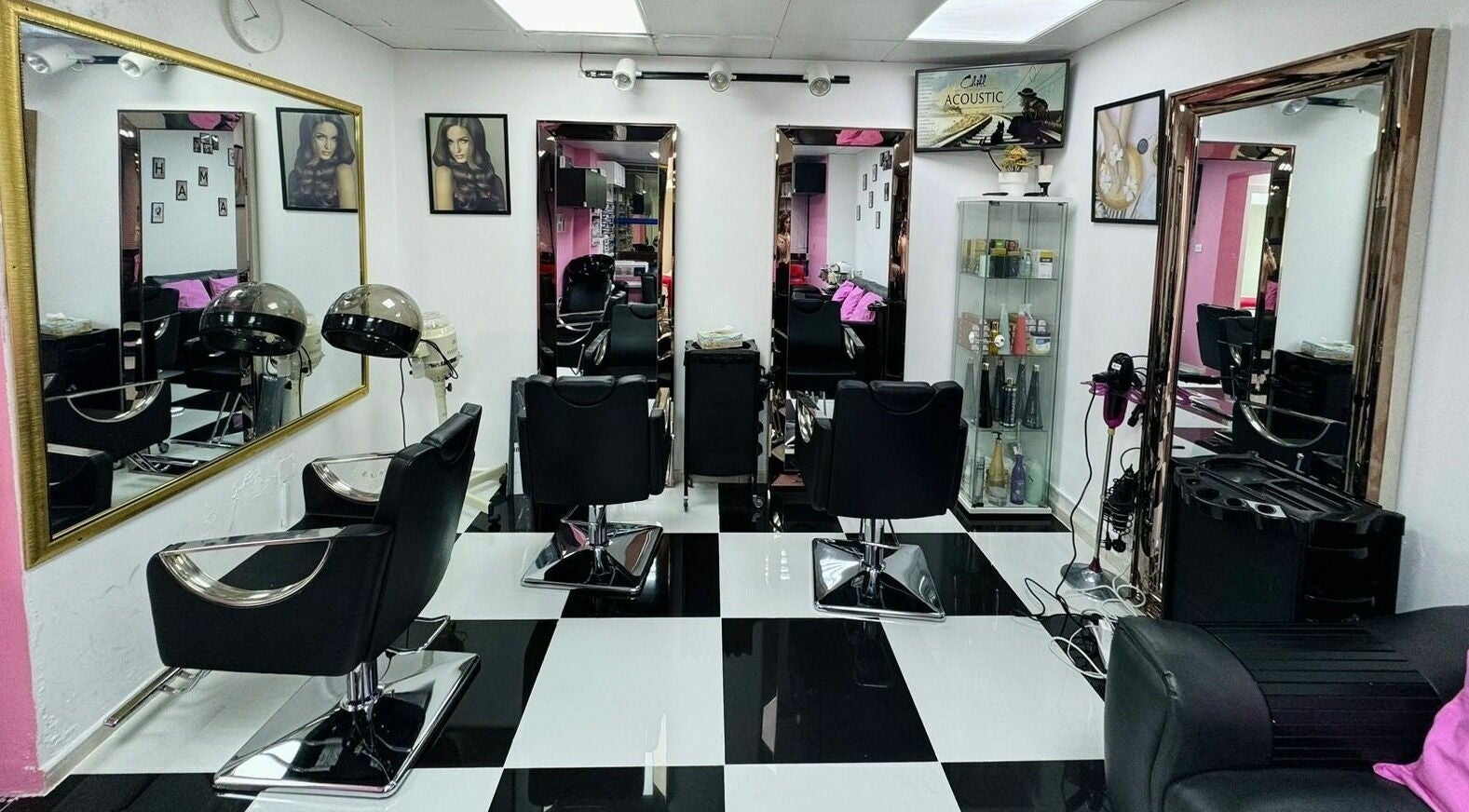 Chic interior of Shammarah Ladies Saloon in Abu Dhabi, AE, showcasing modern styling chairs and elegant mirrors.