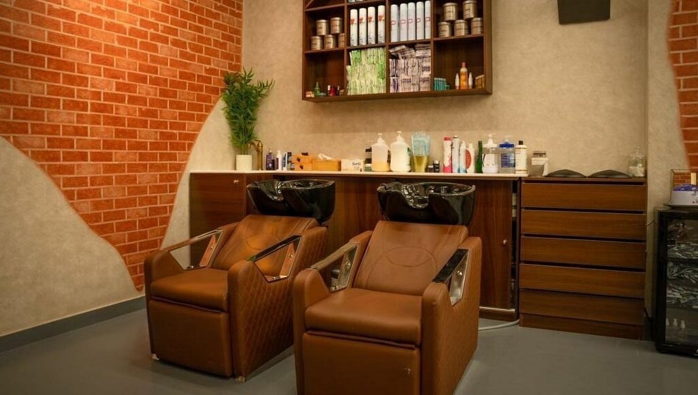 Luxurious wash stations at شارب لوك حطين - Sharp Look Hittin in Riyadh, Riyadh Province, SA.