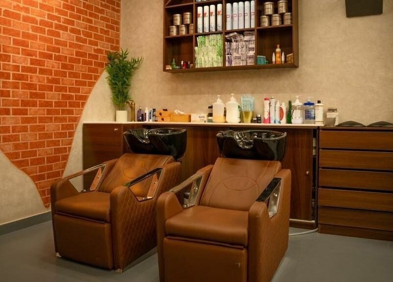 Luxurious wash stations at شارب لوك حطين - Sharp Look Hittin in Riyadh, Riyadh Province, SA.