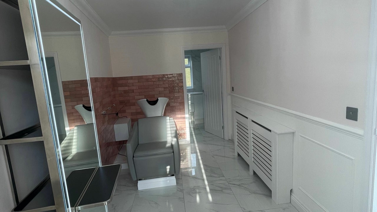 Best salons for a hair consultation Near Me in Riverview Park