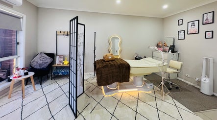 Moon Artistry Canley Vale and Cabramatta Eyelash Extensions, Brow Lamination, Lashlift