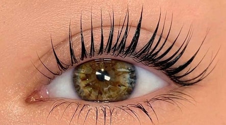 Ekyas Beauty image 2